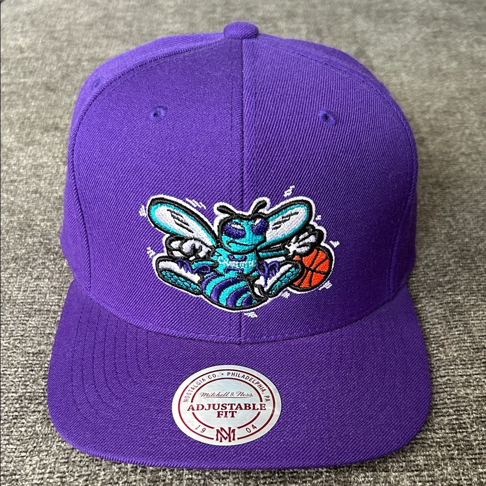 Mitchell & Ness Charlotte Hornets SnapBack
